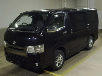Toyota HiAce Van — фото