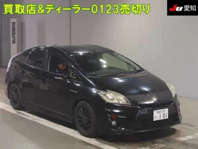 Toyota Prius — фото