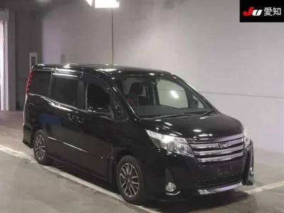 Toyota Noah — фото