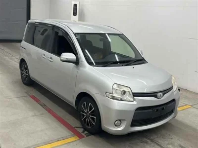 Toyota Sienta — фото