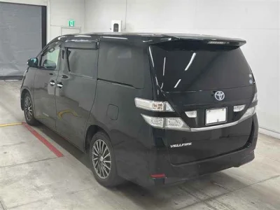 Toyota Vellfire — фото