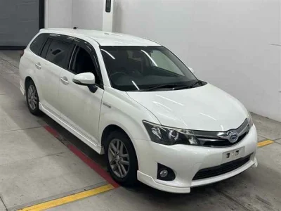 Toyota Corolla Fielder — фото