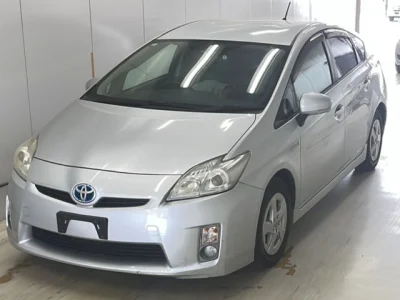 Toyota Prius — фото