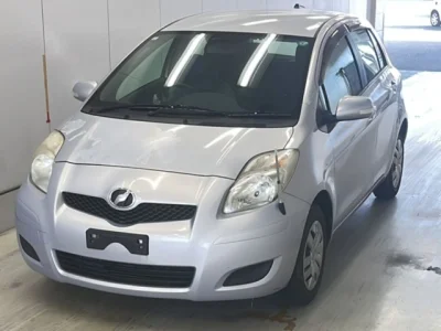 Toyota Vitz — фото