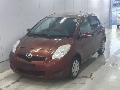 Toyota Vitz — фото