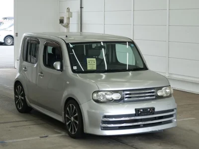 Nissan Cube — фото