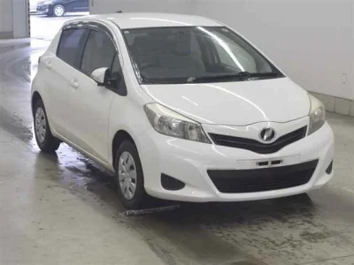 Toyota Vitz — фото