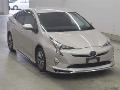 Toyota Prius — фото