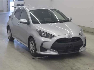 Toyota Yaris — фото