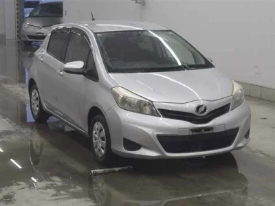 Toyota Vitz — фото