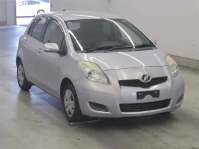 Toyota Vitz — фото