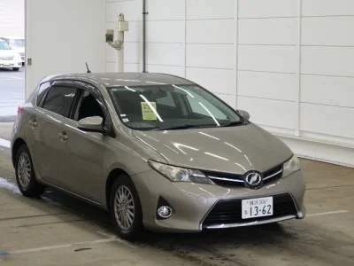 Toyota Auris — фото