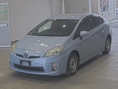 Toyota Prius — фото