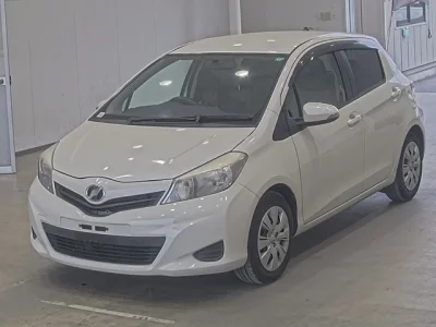 Toyota Vitz — фото