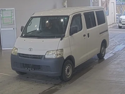Toyota LiteAce Van — фото