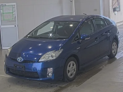 Toyota Prius — фото
