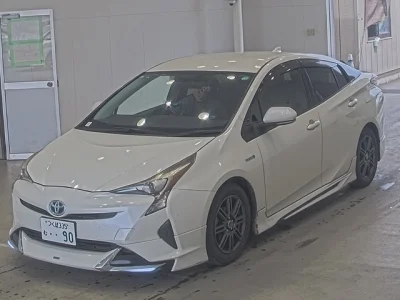 Toyota Prius — фото