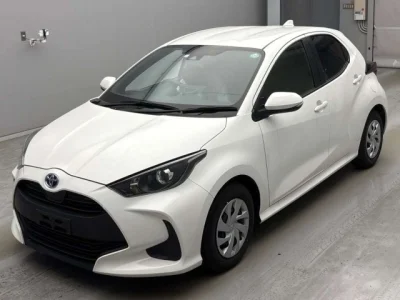 Toyota Yaris — фото