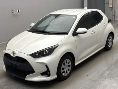 Toyota Yaris — фото