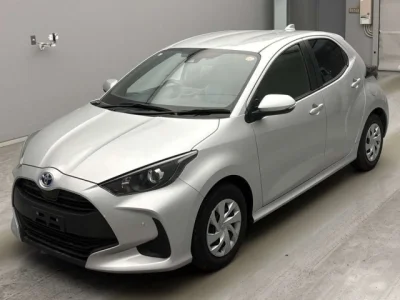 Toyota Yaris — фото
