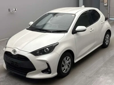 Toyota Yaris — фото