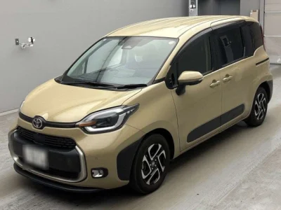 Toyota Sienta — фото