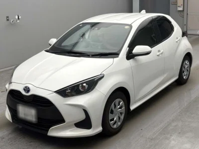Toyota Yaris — фото