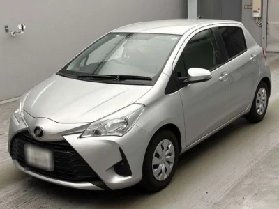 Toyota Vitz — фото