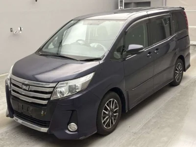 Toyota Noah — фото
