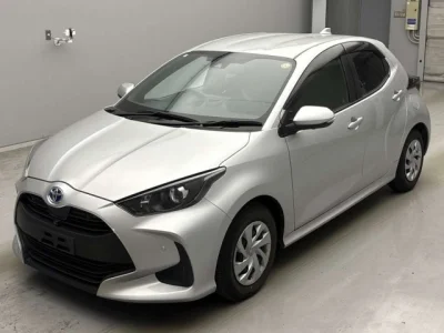 Toyota Yaris — фото