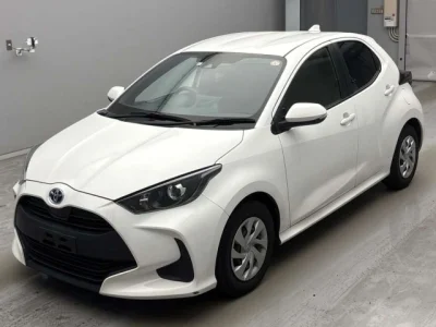 Toyota Yaris — фото