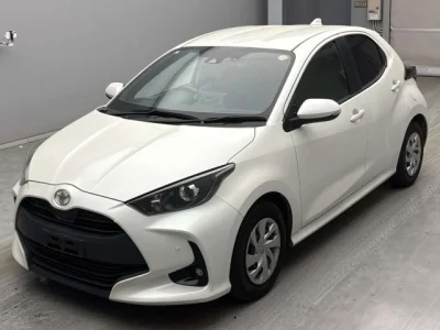 Toyota Yaris — фото
