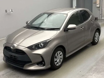Toyota Yaris — фото