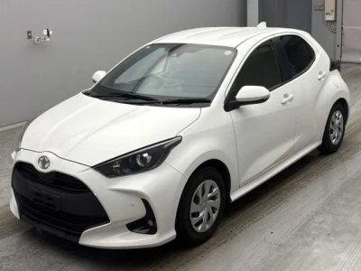 Toyota Yaris — фото