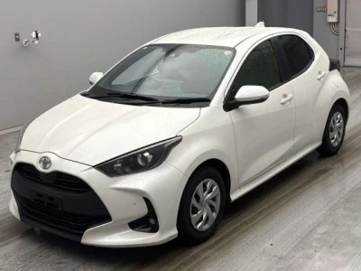 Toyota Yaris — фото