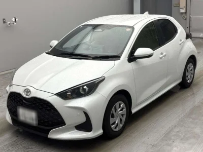 Toyota Yaris — фото