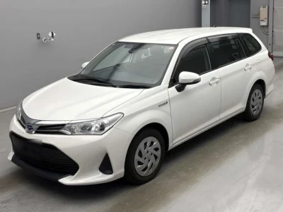 Toyota Corolla Fielder — фото