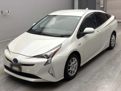 Toyota Prius — фото