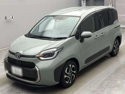 Toyota Sienta — фото