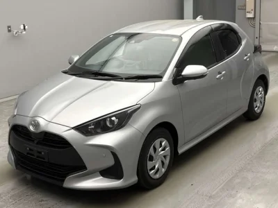 Toyota Yaris — фото