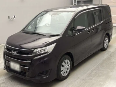 Toyota Noah — фото
