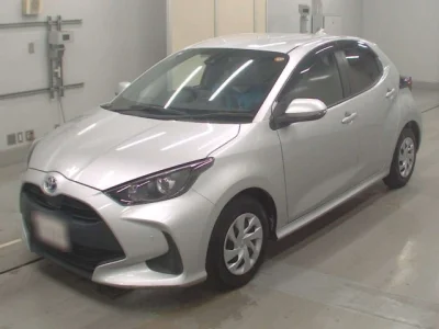 Toyota Yaris — фото