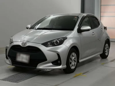 Toyota Yaris — фото