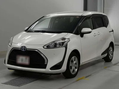 Toyota Sienta — фото