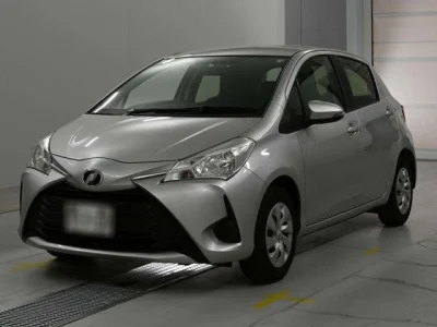 Toyota Vitz — фото