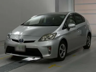 Toyota Prius — фото