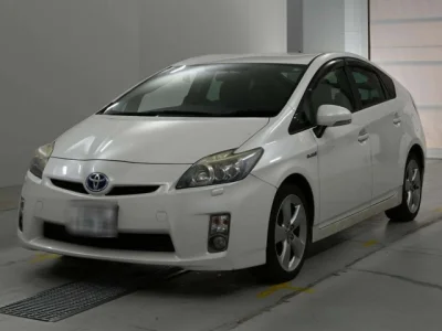 Toyota Prius — фото