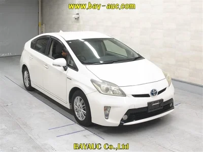Toyota Prius — фото