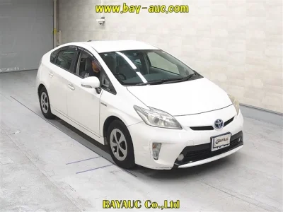 Toyota Prius — фото
