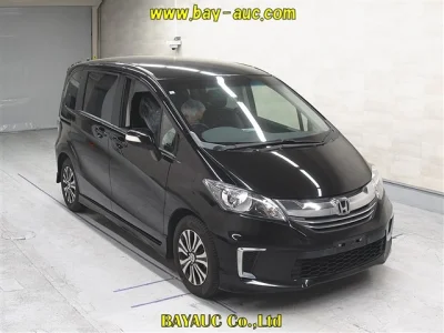 Honda Freed — фото